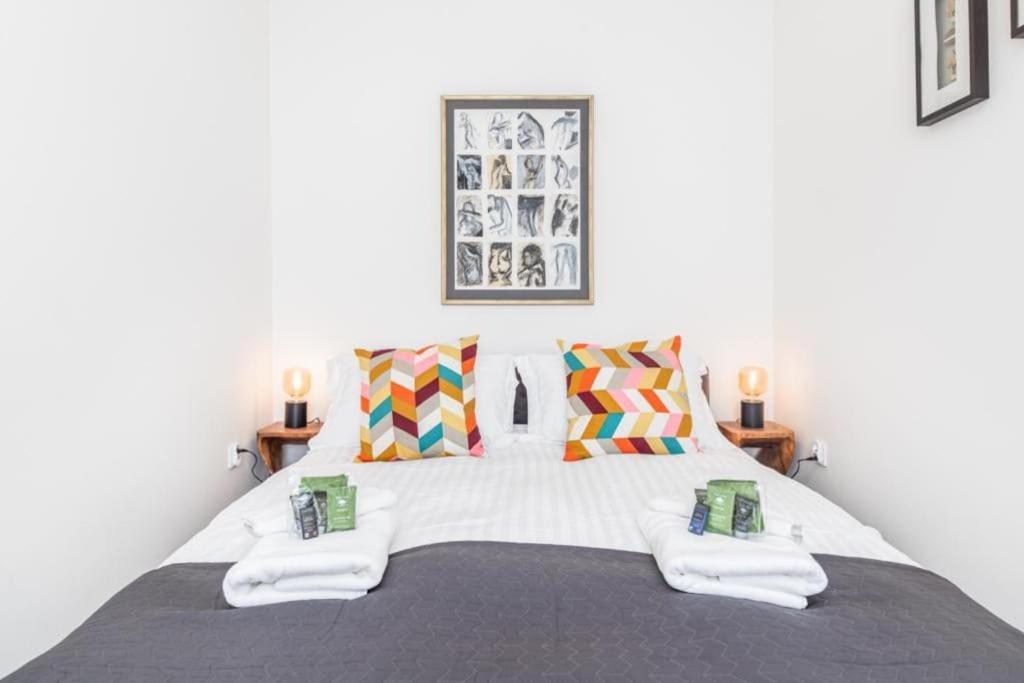 Modern Riverside Apartment With Free Parking Space Щецин Экстерьер фото