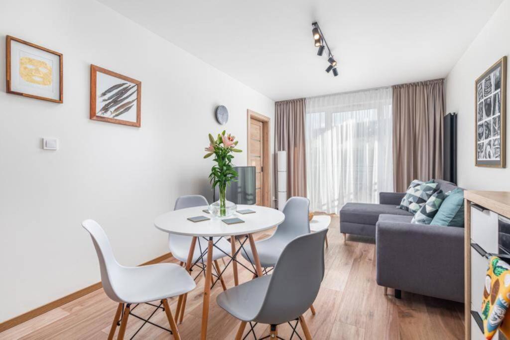 Modern Riverside Apartment With Free Parking Space Щецин Экстерьер фото