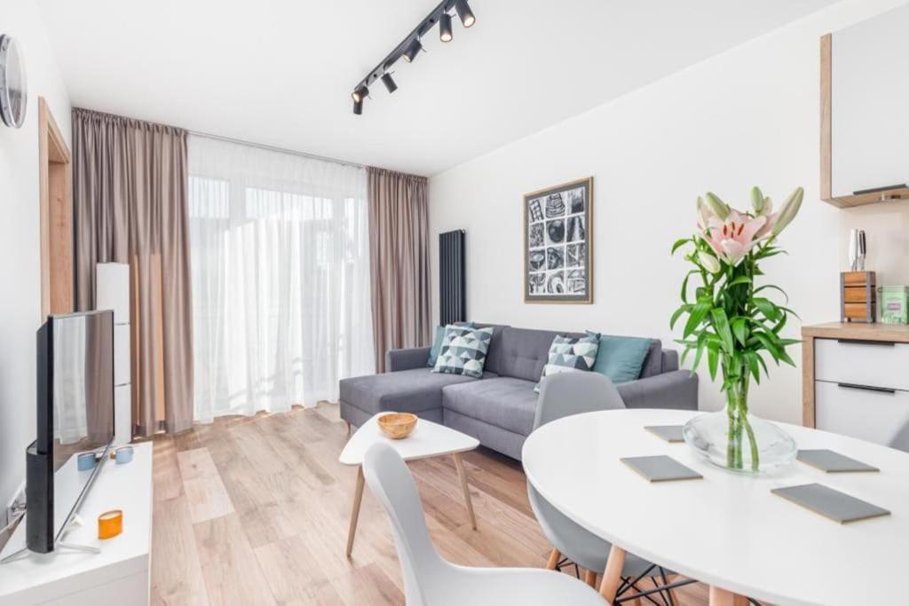 Modern Riverside Apartment With Free Parking Space Щецин Экстерьер фото